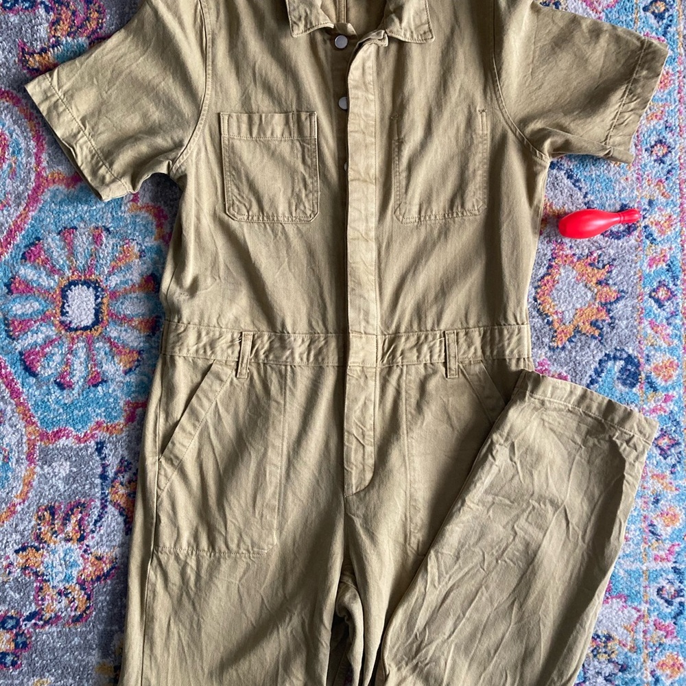 Everlane short sleeve jumpsuit. Thick, high quality material.